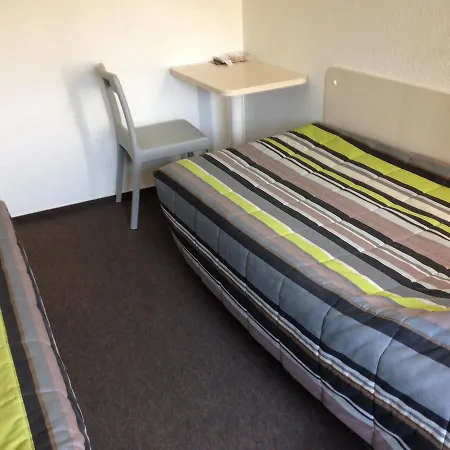Hotelf1 Saint Etienne Est Croix Hotel 2*