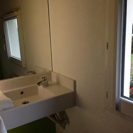 Hotelf1 Saint Etienne Est Croix Hotel 2*