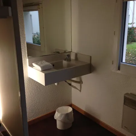 Hotelf1 Saint Etienne Est Croix Hotel 2*